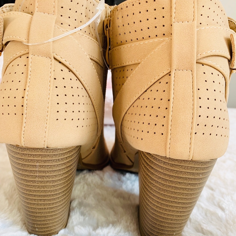 Last one!‼️❗️🆕Taupe Peep Toe Ankle Boots - Picture 5 of 6